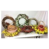 Wreath and basket lot