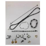Lot of jewelry