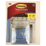 Command Indoor Light clips.