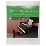 Robert Riesling Plays Grieg
