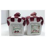 Picnic-themed salt and pepper shaker