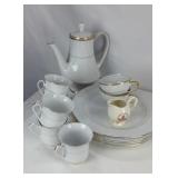 Signature Golden Traditions China set