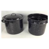 Three piece straining pot