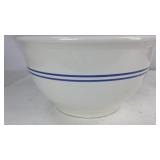 Large Gibson  Housewares 10" serving bowl