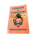 Bonnie Garmus, Lessons in Chemistry, Large Print