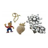 Vintage Costume Jewelry Lot, Brooches and Earrings