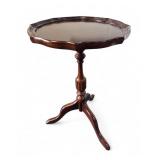 Mahogany Finish Scalloped Top Pedestal Table