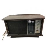 RCA RLC60W Solid State AM/FM Table Radio