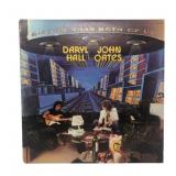 Daryl Hall & John Oates - Bigger Than Both Of Us -