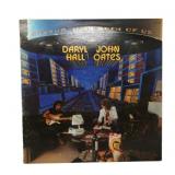 Daryl Hall & John Oates - Bigger Than Both of Us -