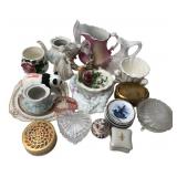 Mixed Lot of Decorative Collectibles