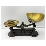 Vintage Cast Iron Balance Scale
