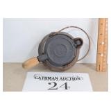 Mini Cast Iron Wagner Waffle Iron