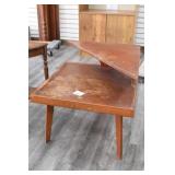 MidCentury End Stand