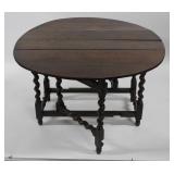 Antique Oak Dropleaf Gate Leg Table. Antique Oak Dropleaf Gate Leg Table.
