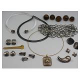JEWELRY. Assorted Gold and Silver Jewelry. JEWELRY. Assorted Gold and Silver Jewelry.