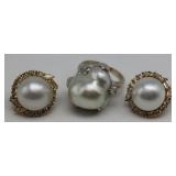 JEWELRY. Gold and Pearl Jewelry Grouping. JEWELRY. Gold and Pearl Jewelry Grouping.