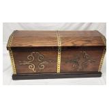 Unique Lane cedar chest w key see pics
