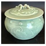 Chinese porcelain  covered dish
