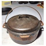 Vintage cast iron dutch oven