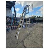 8 foot fiberglass ladder
