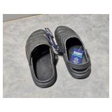 sz 11 crocs