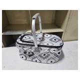 picnic basket - food carrier
