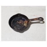 Benjamin & Medwin 6-1/2" Cast Iron Skillet