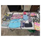purses & clutches