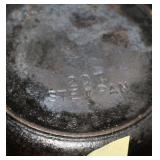 Vintage 2 QT. Cast Iron Stew Pan