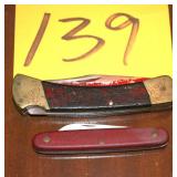 2 pocket knives
