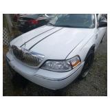 2007 LINCOLN TOWNCAR-- REBUILT TITLE