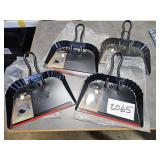 metal dust pans