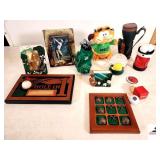 GOLF PICTURE FRAME- GOLF CARDHOLDER- PRO STAFF GOLF BALL- GOLF PICTURE FRAME- HOLE IN ONE BOARD- GOLF BAG DRINK HOLDER- GOLF BAG CUP- PLASTIC PUTTING GOLF BALLS- PLAYTRONIX GOLF BAG- GARFIEL D ANIMAL 