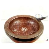 ROUND METAL ASHTRAY WITH RAISED PIPE HOLDER - SHOWS RUST - WOODEN TRAY W/BRASS LOWER BOTTOM - WOODEN RIM HAS CHIP - SHOWS WEAR