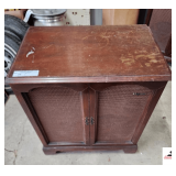 MAGNAVOX STEREO RECORD PLAYER- 45 ATTACHMENT FEATHER TOUCH CUSTOM- CABINET TOP IS SCRATHCED- NEEDS REFINISHING- TUBE STYLE-BIG AND SMALL WOOFER SPEAKER