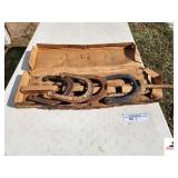 ROYAL HORSE PITCHING SET - 4 SHOES & 2 STAKES - USED - SHOW RUST -ST. PIERRE DROP FORGE STEEL