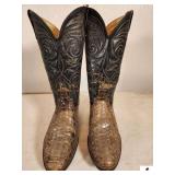 PAIR OF MENS COWBOY BOOTS - STYLE 251567160 . SIZE 10 1/2 - LEATHER FOOT - BALANCE MANMADE MATERIALS  - MADE USA  - WORN SPOTS ON TOP OF BOOT (BACK CLOSET)