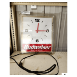 VINTAGE BUDWEISER KING OF BEERS CLOCK -1