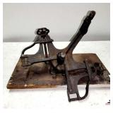 VINTAGE CAST IRON MANUAL PASTA ROLLER/CUTTER