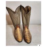 PAIR OF MENS COWBOY BOOTS (10.5B) STYLE 251567210 MADE IN USA - LEATHER FOOT - BALANCE MANMADE MATERIALS - GENTLY WORN (SLIGHT SPOT ON TOP OF BOOT)  BACK CLOSET