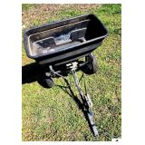 YARD SEED AND FERTIZLIER SPREADER