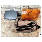 NAVY COMPUTER BAG WITH STRAP- IMPERIAL PALACE TAN DUFFLEBAG- (2) VINTAGE BOX STYLE SUITCASES_x000d_
_x000d_
GARAGE