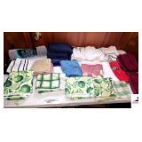 MICROFIBER AUTO CLOTHS- DISH TOWELS-GOLF TOWELS- WASH TOWELS