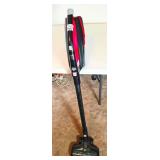 DIRT DEVIL SPIN-PRO ELECTRIC VACUUM (WORKS) - HAS CHARGER
