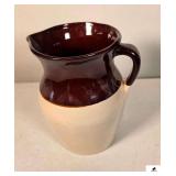 ROSEVILLE STYLE POTTERY PITCHER (UNMARKED)
