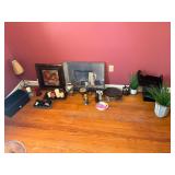 Pictures, candles, assorted decor lot