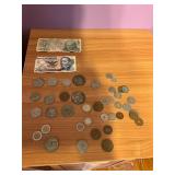 Assorted lot of foreign money