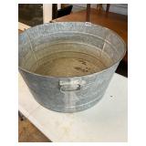 Vintage wash tub