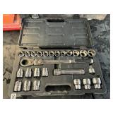 Gear wrench through locking socket set